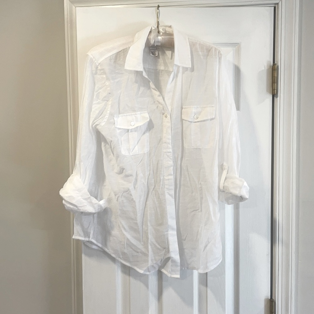 Chico’s white light weight blouse